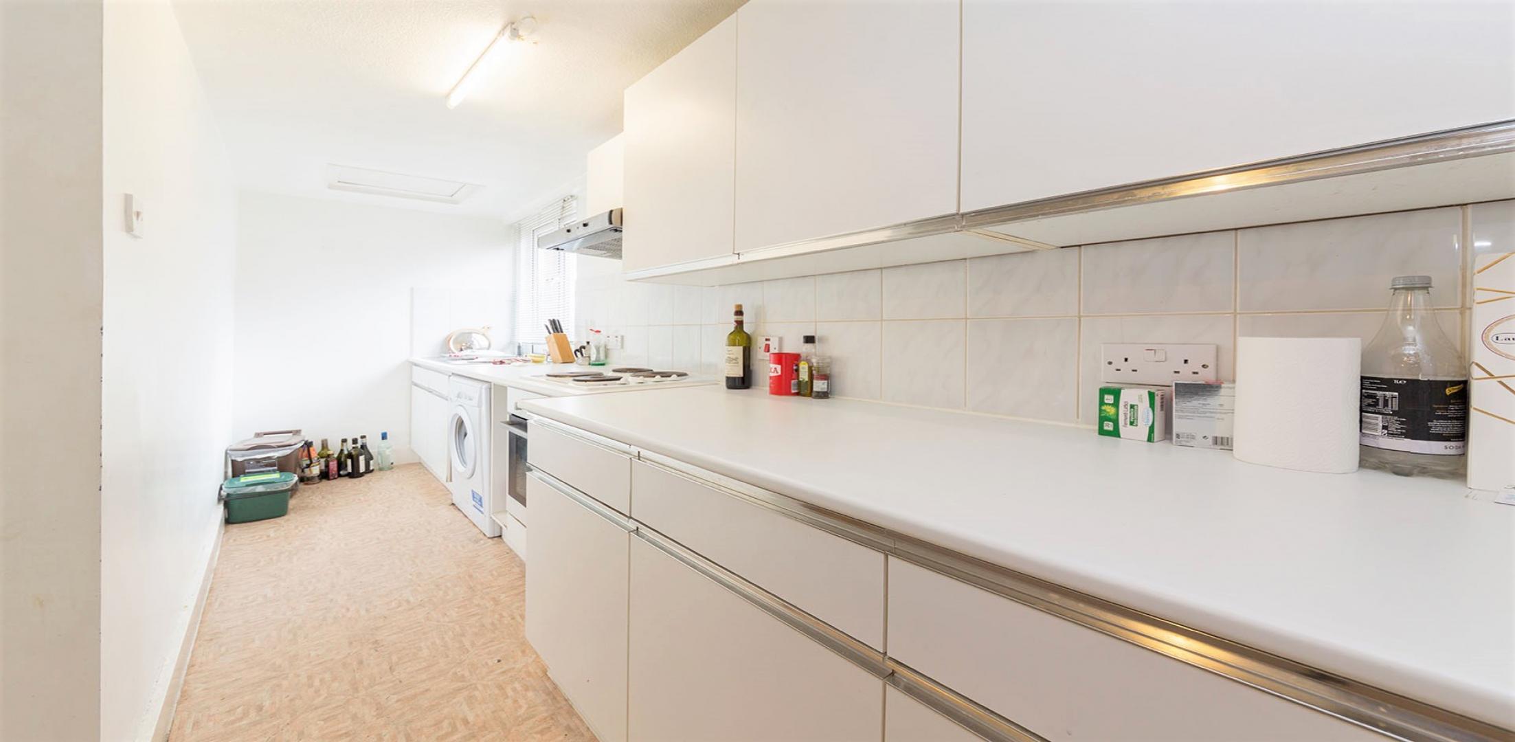 			2 Bedroom, 1 bath, 1 reception Apartment			 Strathray Gardens, SWISS COTTAGE